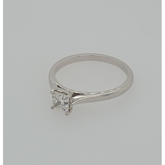 Pre Owned Platinum Princess Cut Diamond Ring ZB591